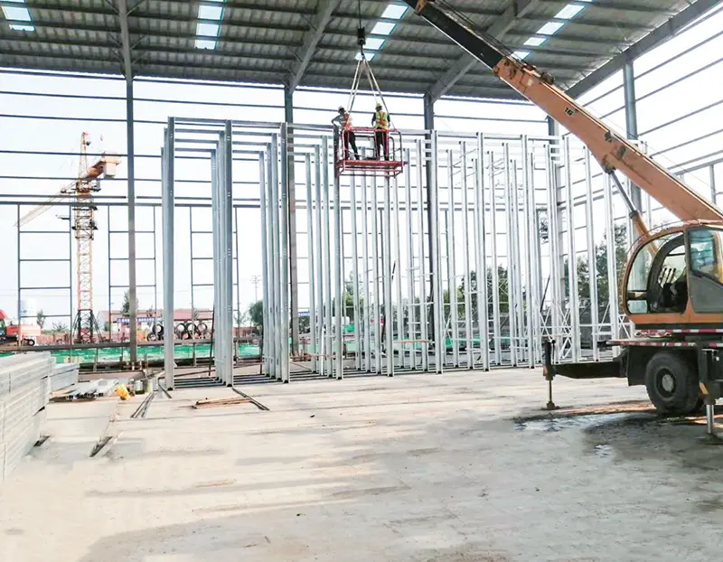 Stålstruktur tegel maskinunderhållsrum Stålstruktur tegel maskinunderhållsrum